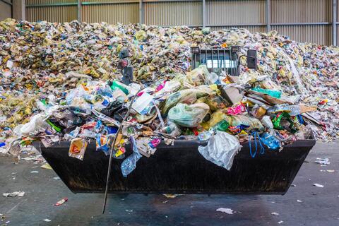 Déchets recyclables centre de tri